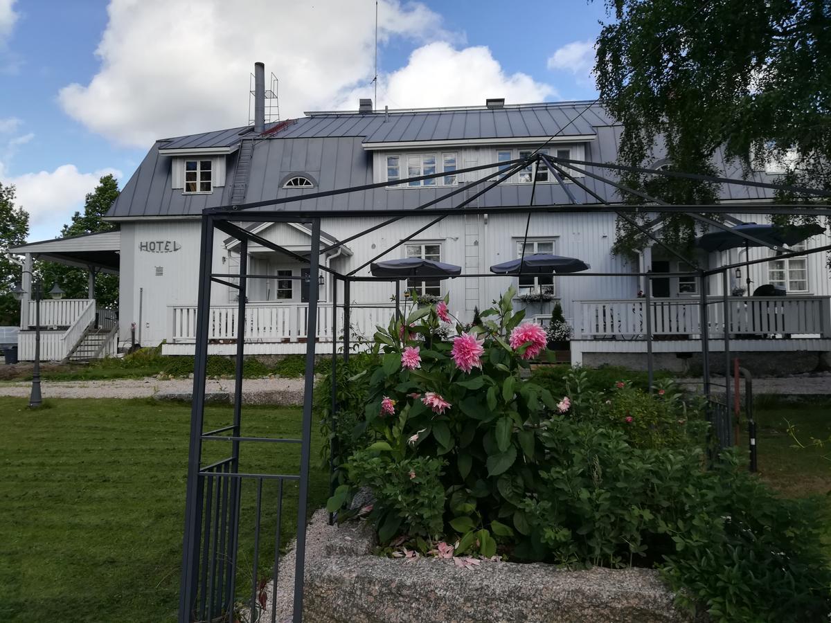 Hotelli Huiskankorpi Boutique Hotel Nivala Exterior photo